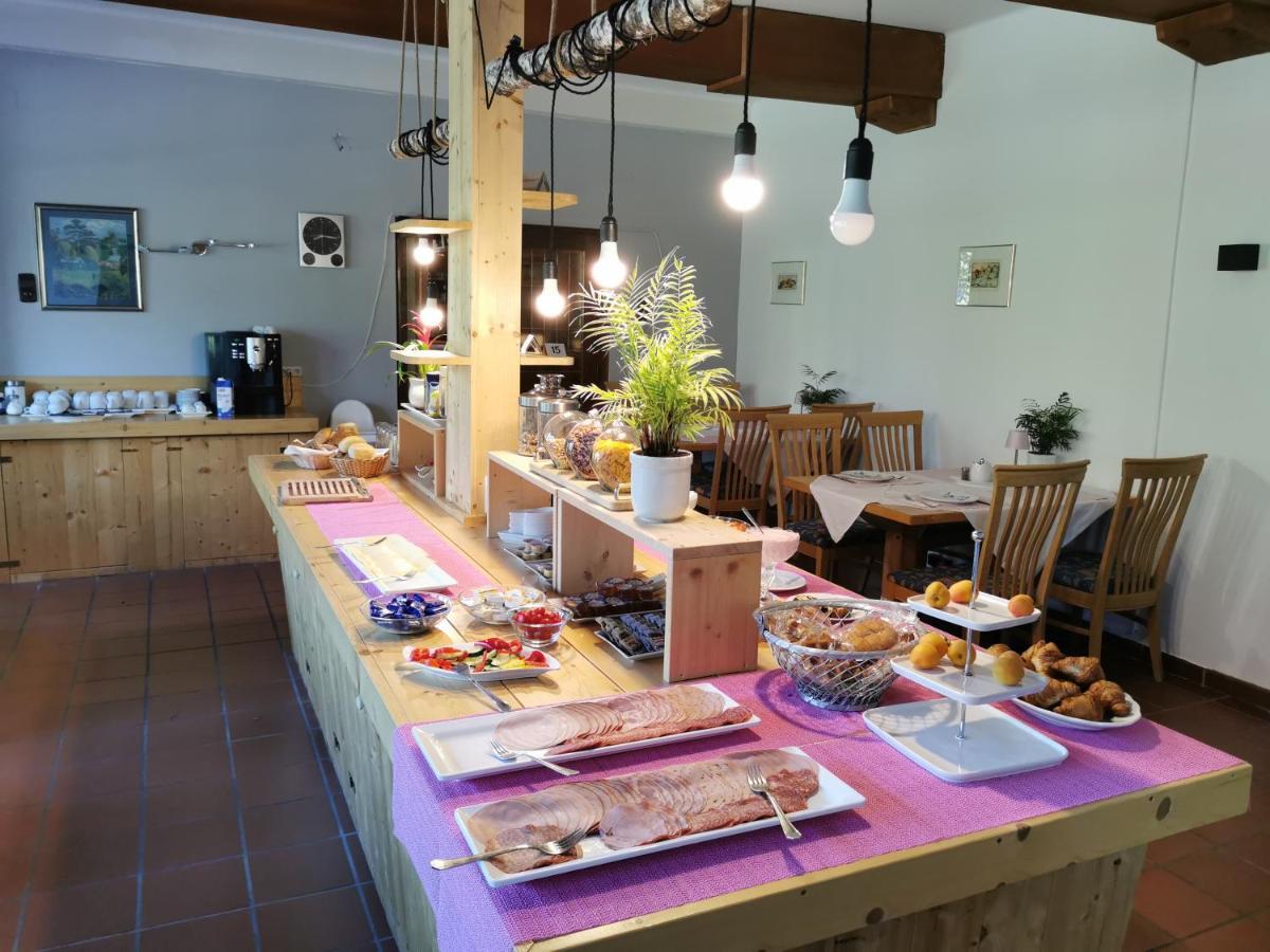 Landhotel Kastanienhof Gundersheim Bagian luar foto